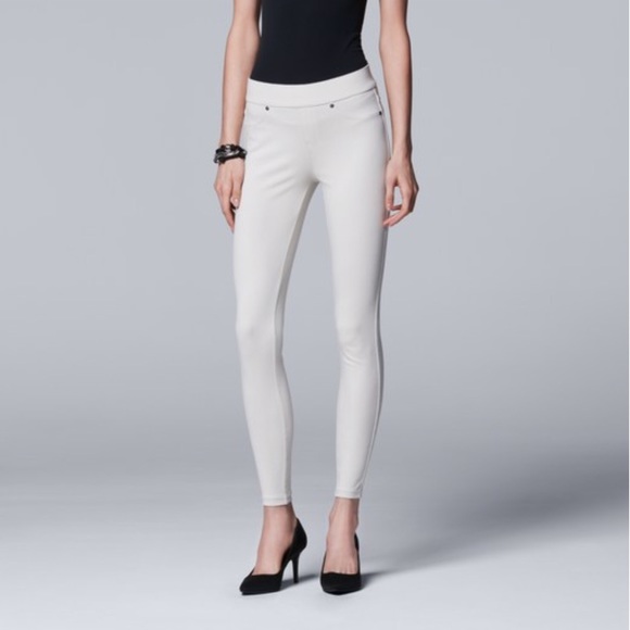 Simply Vera Vera Wang Pants - Stretch Jean Capri Legging NWT White 🎉HP X2🎉